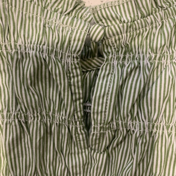 Cropped Ruffle Tank - Picture 4 of 4